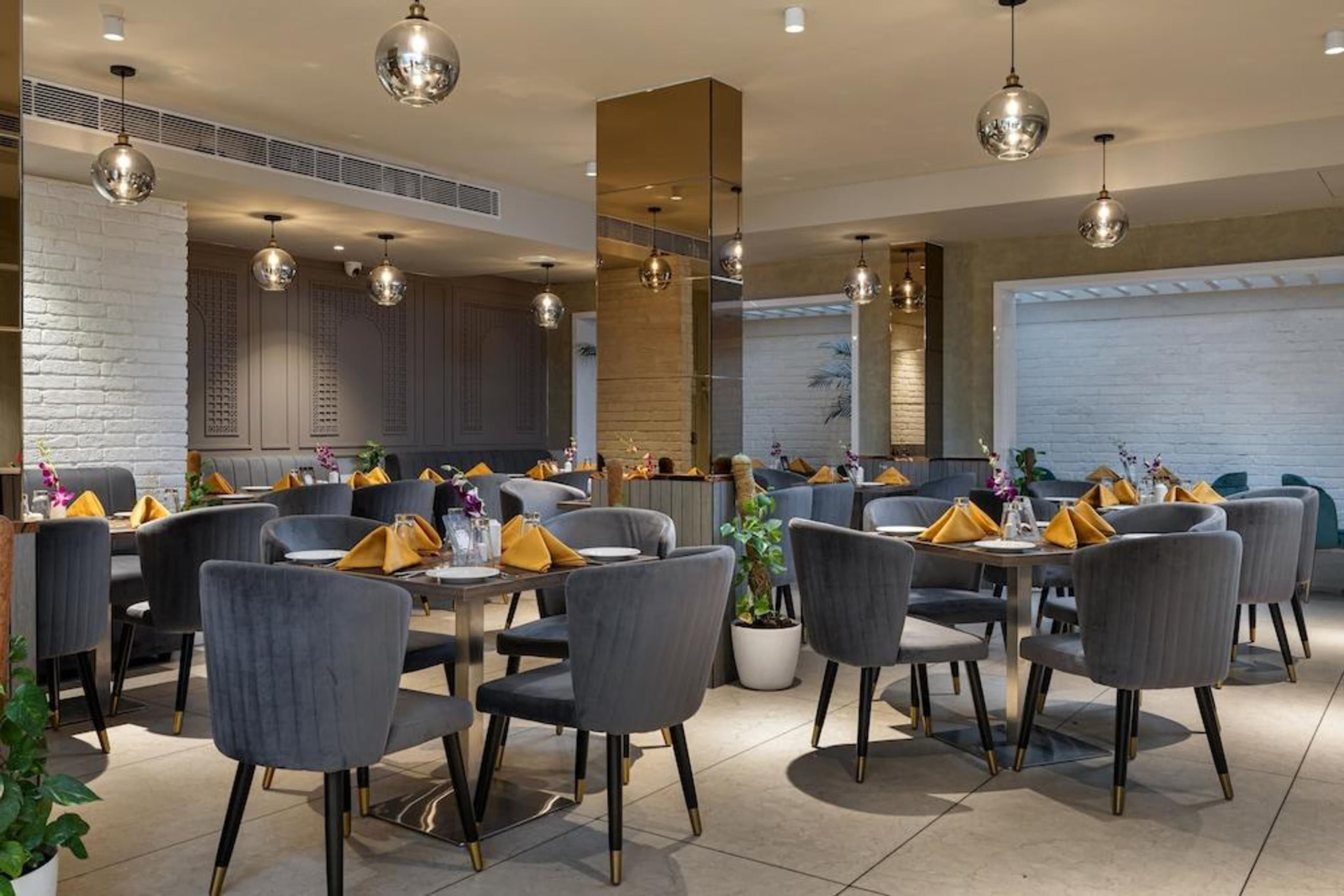 Elegant Dining