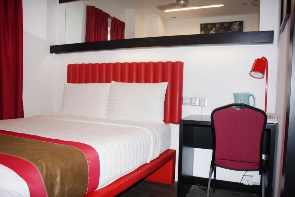 Standard Double Room - Image 7