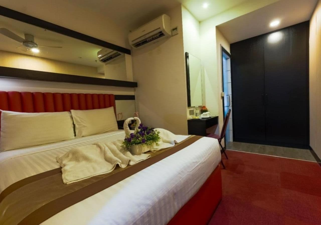 Premium Suite - Image 3