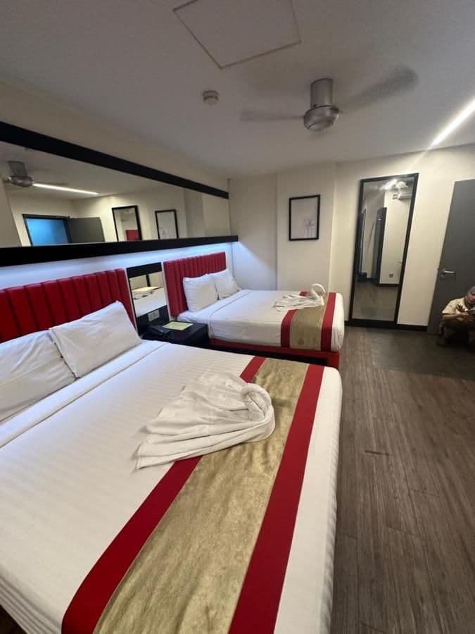 Standard Quadruple Room - Image 2