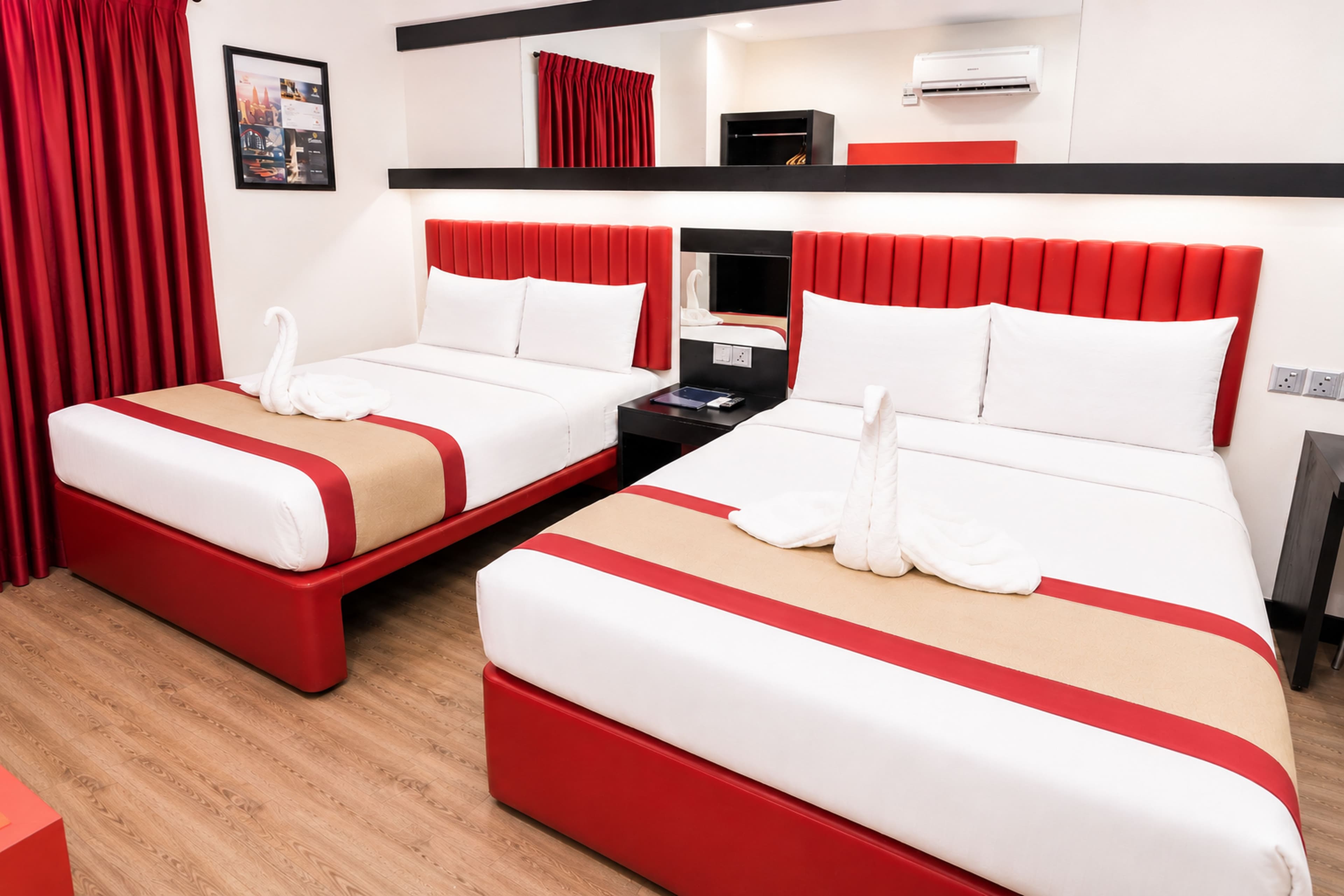 Standard Quadruple Room - Image 2