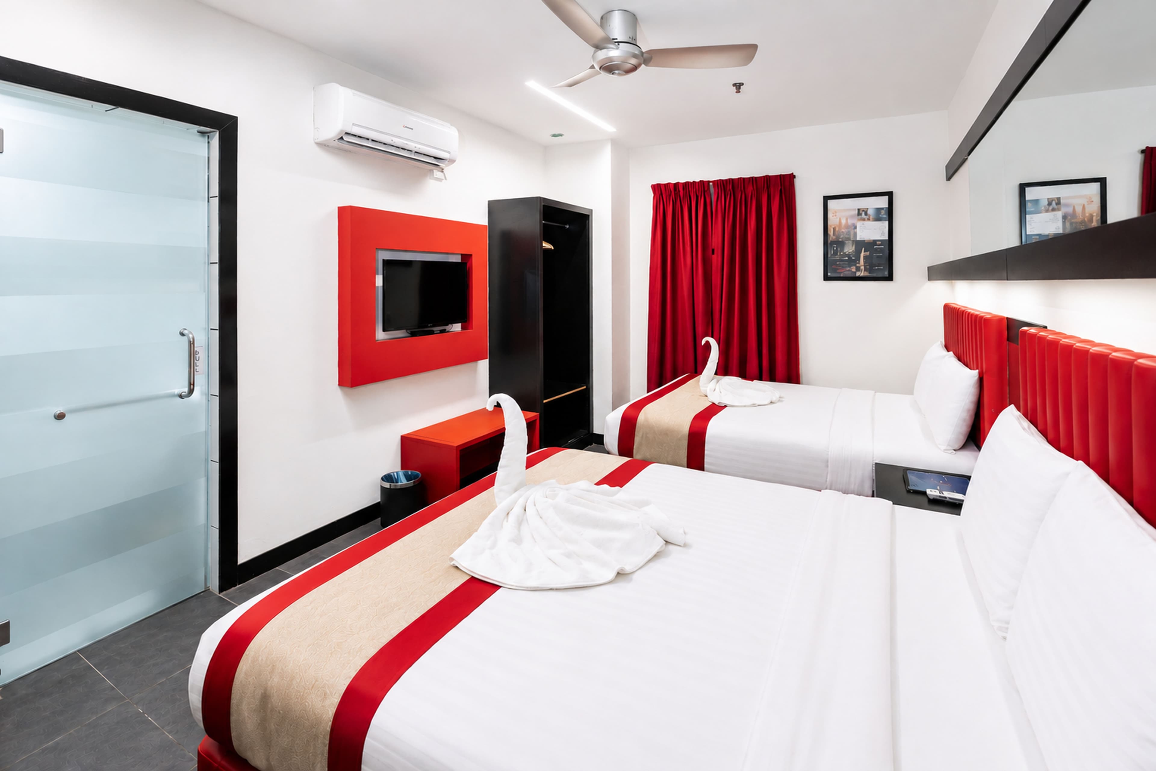 Standard Quadruple Room - Image 3
