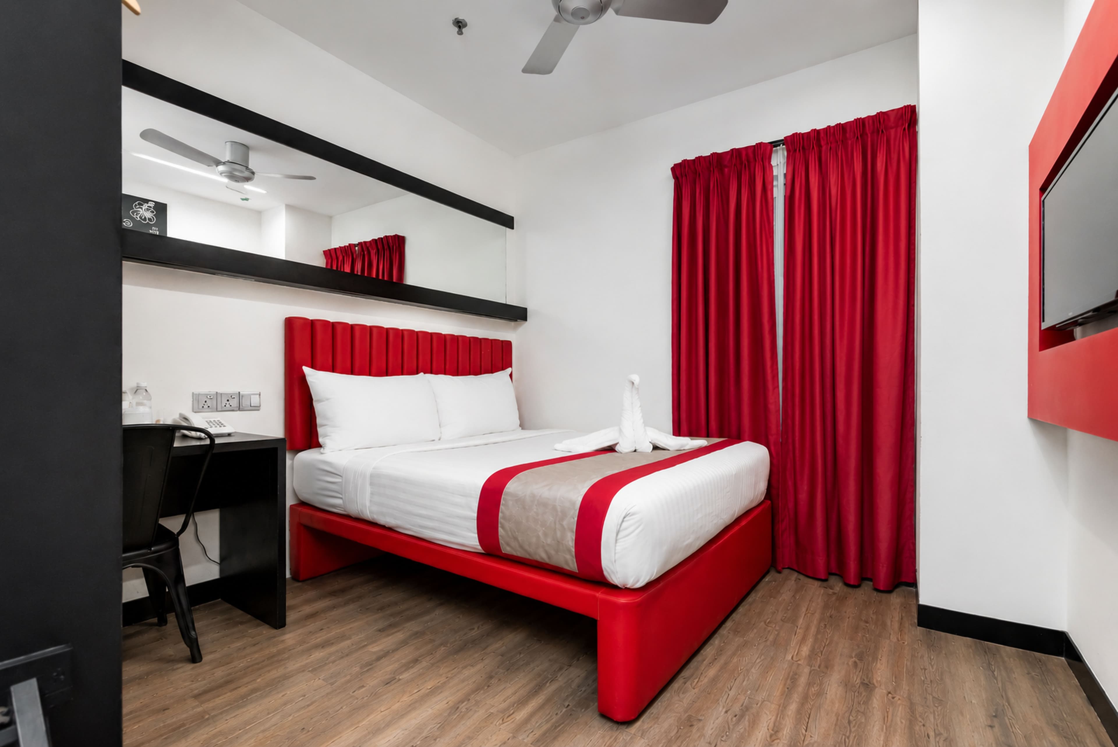 Standard Double Room - Image 4