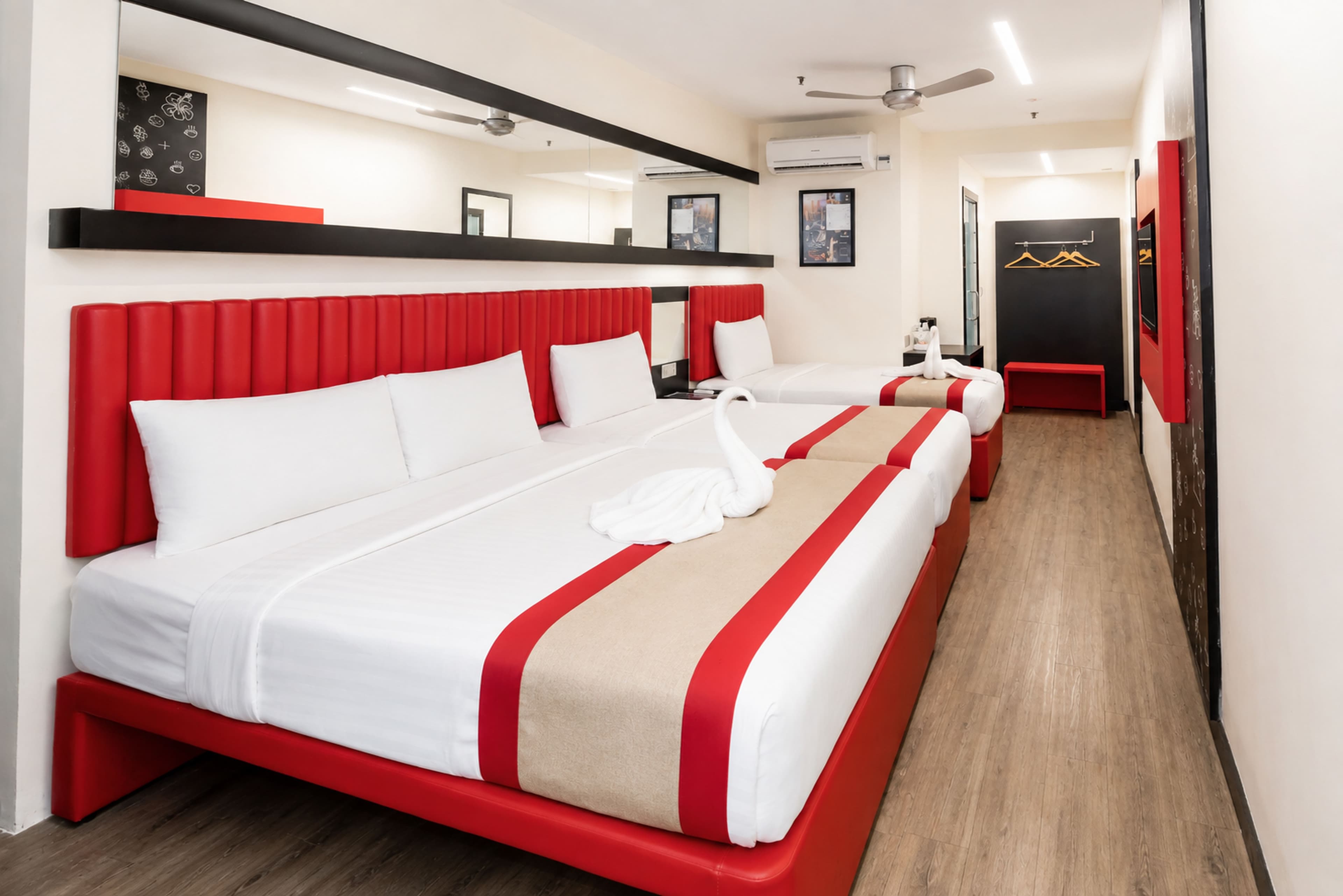 Premium Suite - Image 3
