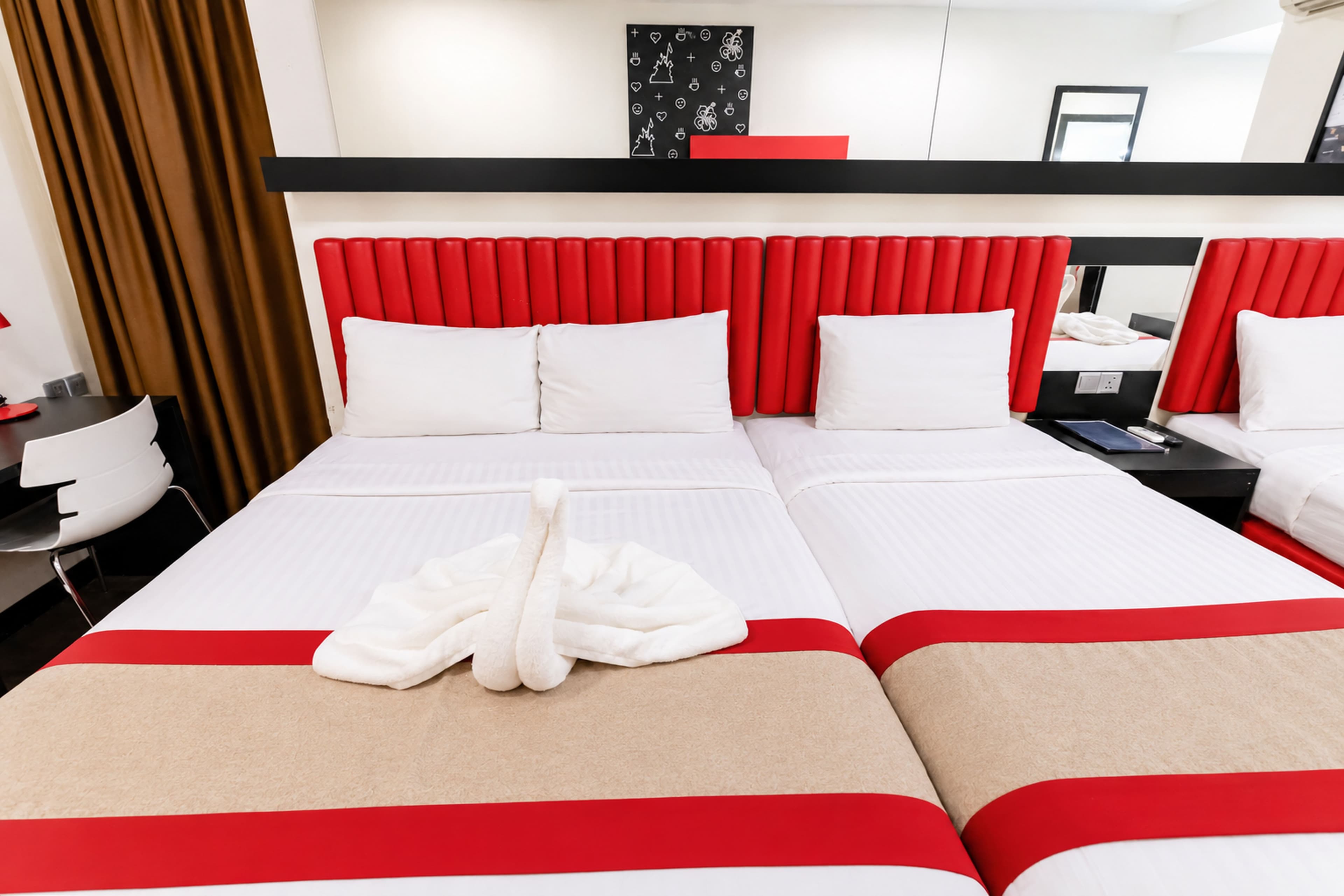 Premium Suite - Image 2