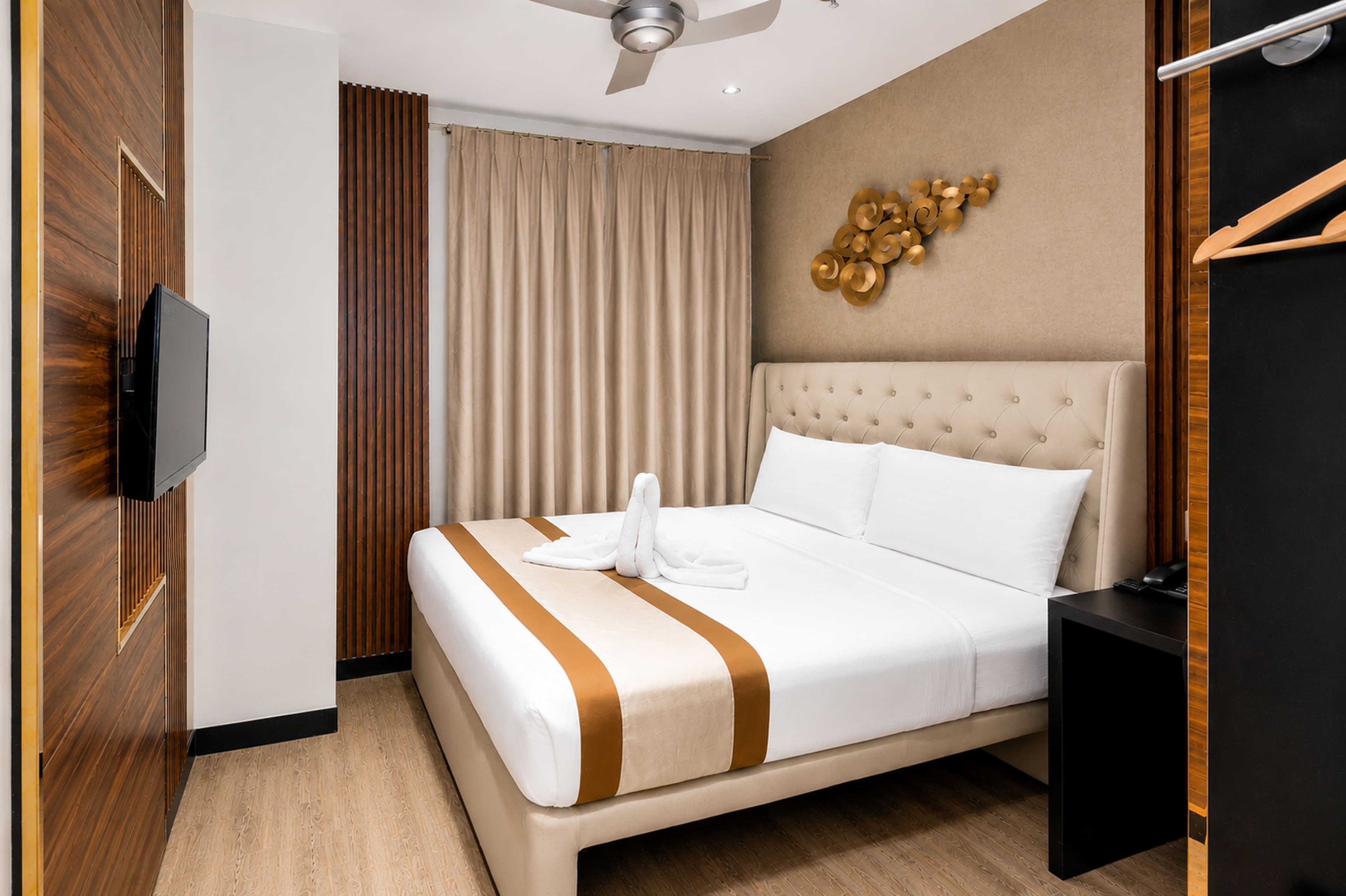 Queen Room