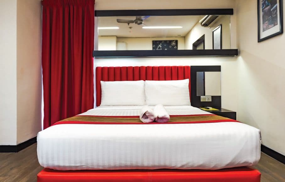 Standard Double Room - Image 11